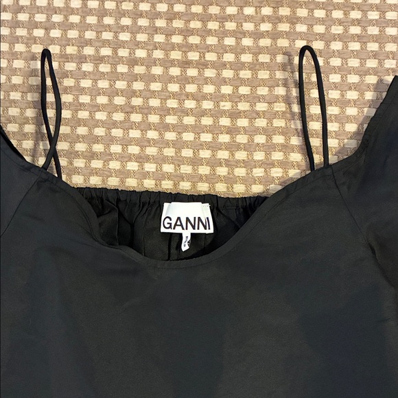 Ganni Elegant Black Off-Shoulder Dress - Picture 5 of 6